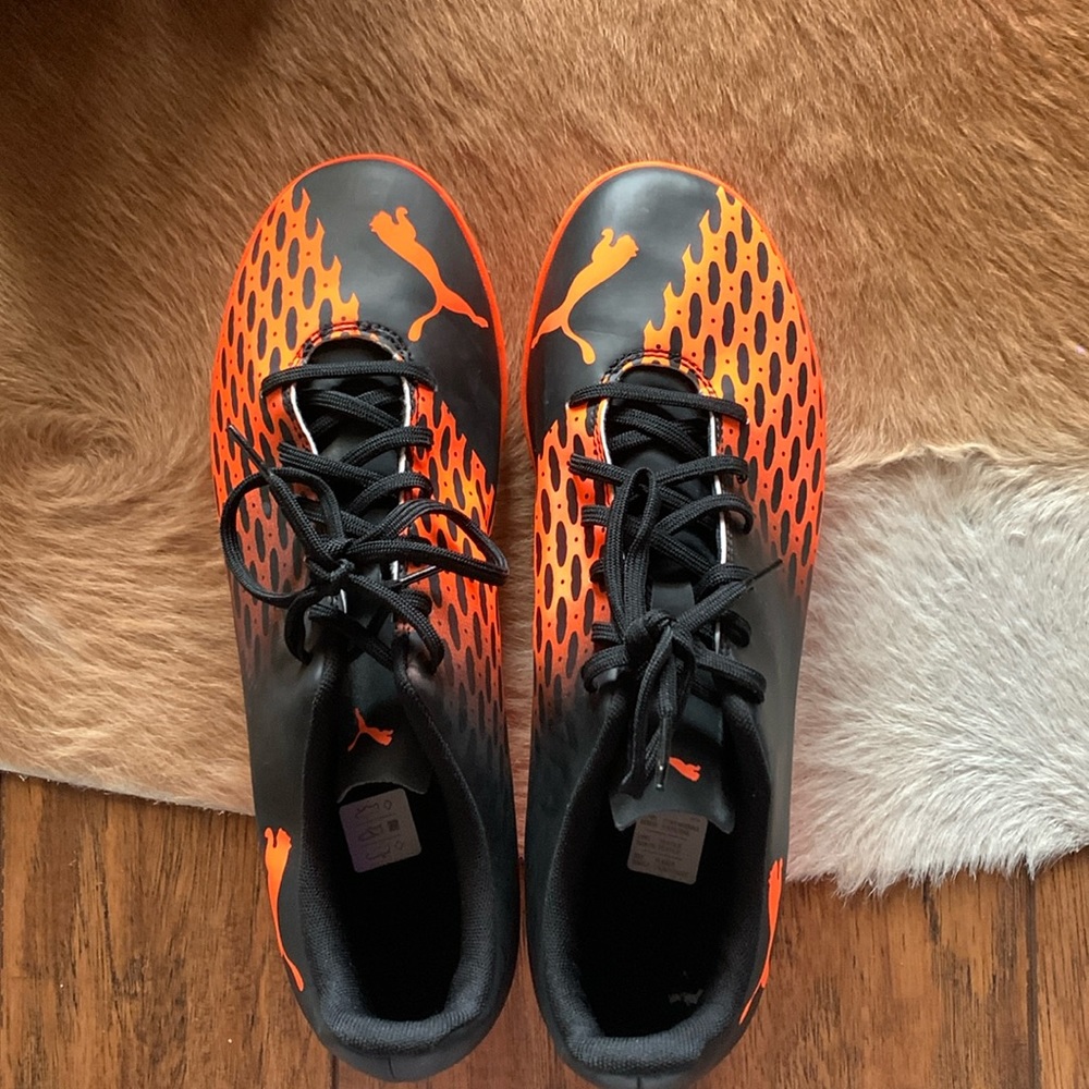 NWOT Men’s puma athletic shoes